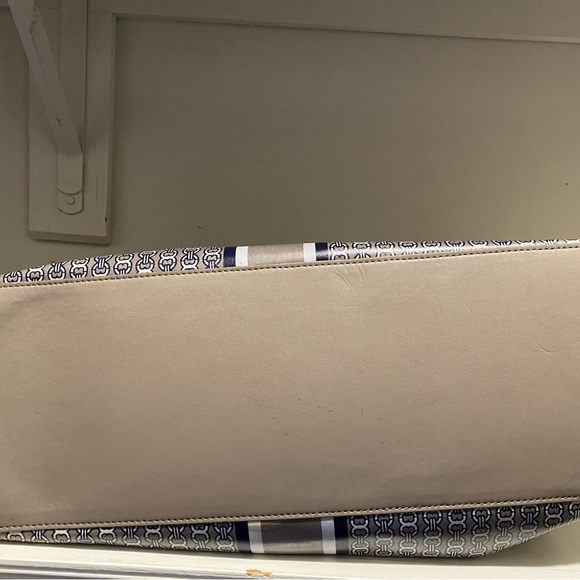 Tory Burch Patterned Navy and Gray Tote - Picture 3 of 3